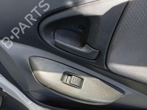 Høyre foran invendig håndtak TOYOTA YARIS (_P1_) 1.3 (SCP12_, SCP13_, SCP12R, SCP13R) (87 hp) 18743476