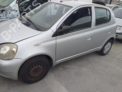 Retrovisor izquierdo TOYOTA YARIS (_P1_) 1.0 (SCP10_, SCP10R) (68 hp) 16230014