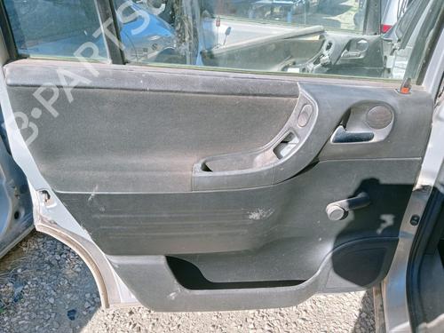 Venstre bagtil invendig håndtag OPEL ZAFIRA A MPV (T98) 2.2 DTI 16V (F75) (125 hp) 17227195