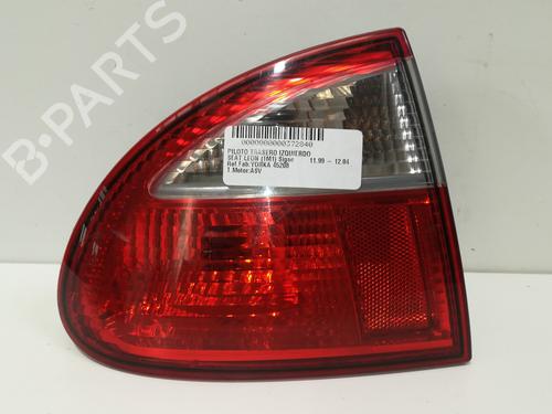 Used Left taillight SEAT LEON (1M1) 1.9 TDI (110 hp) 15665390