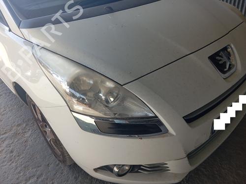 Used Right headlight PEUGEOT 5008 (0U_, 0E_) 1.6 HDi (112 hp) 28702954