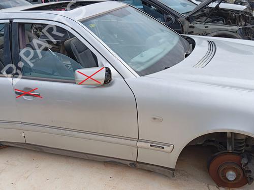 Used Right front door MERCEDES-BENZ E-CLASS (W210) E 240 (210.061) (170 hp) 24366401