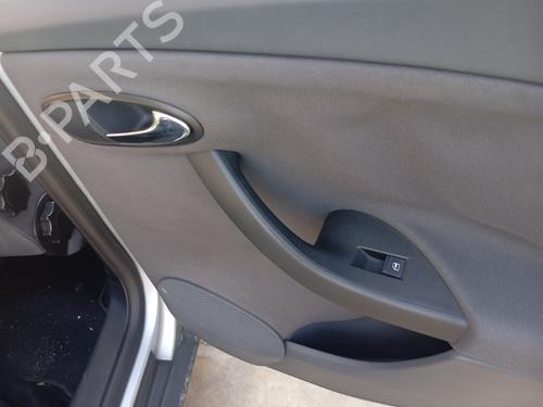 Højre bagtil invendig håndtag SEAT TOLEDO III (5P2) 1.9 TDI (105 hp) 23565820