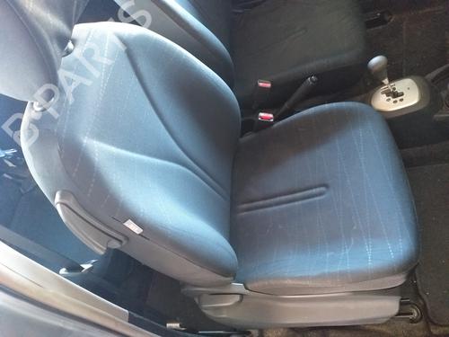 Sikkerhetsbelte foran høyre TOYOTA YARIS (_P1_) 1.3 (SCP12_, SCP13_, SCP12R, SCP13R) (87 hp) 17965055
