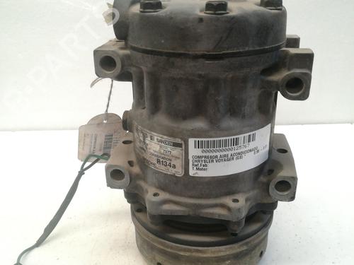 Used AC compressor CHRYSLER VOYAGER / GRAND VOYAGER III (GS_, NS_) [1992-2001]  9347530