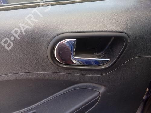 Venstre bak invendig håndtak FORD KA+ III (UK, FK) 1.2 Ti-VCT (85 hp) 25294316