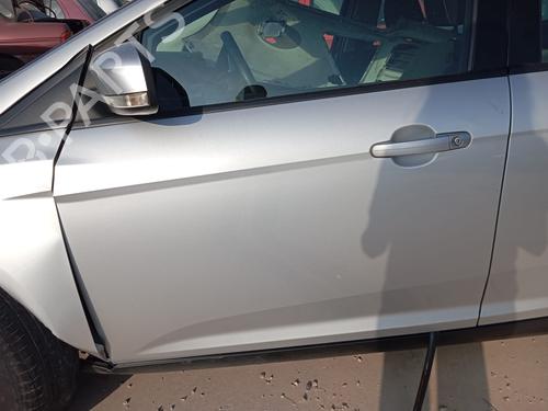 Used Front left exterior door handle FORD FOCUS III 1.6 TDCi (95 hp) 20651115