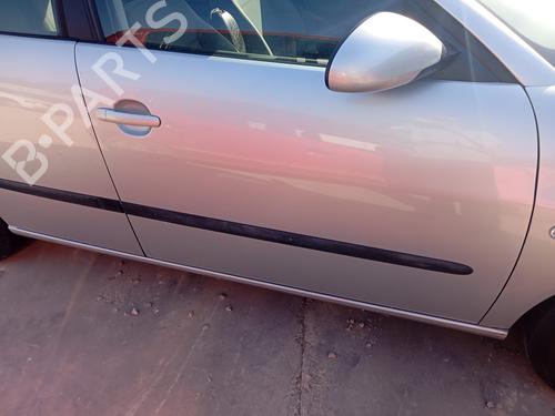 Used Front right lock SEAT CORDOBA (6L2) 1.4 16V (75 hp) 19513444