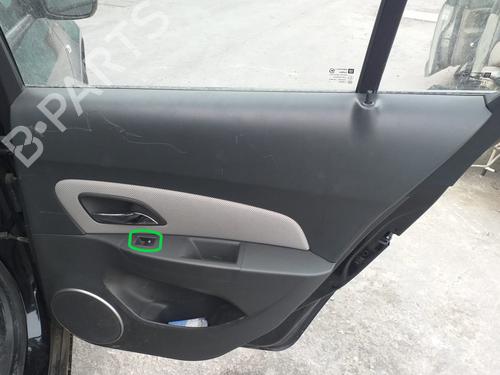 Used Right rear window switch CHEVROLET CRUZE (J300) 1.6 (124 hp) 16569608