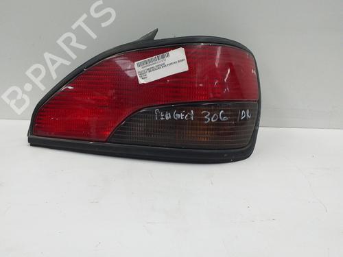 Højre baglygte PEUGEOT 306 Hatchback (7A, 7C, N3, N5) [1993-2003]  9346780