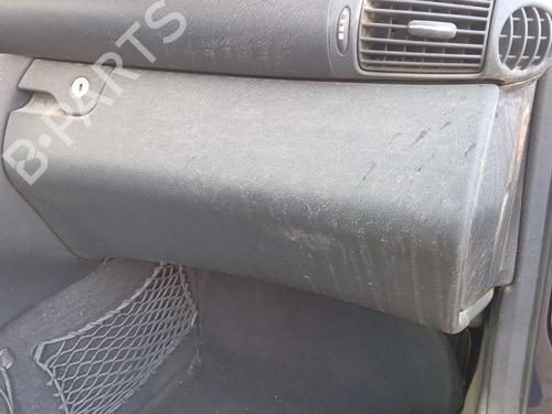 Used Glove box MERCEDES-BENZ C-CLASS (W203) C 220 CDI (203.006) (136 hp) 24333384