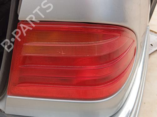Højre baglygte MERCEDES-BENZ E-CLASS (W210) E 240 (210.061) (170 hp) 24366398
