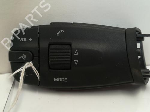 Used Steering wheel controls SEAT IBIZA IV ST (6J8, 6P8) 1.6 TDI (105 hp) 15650987