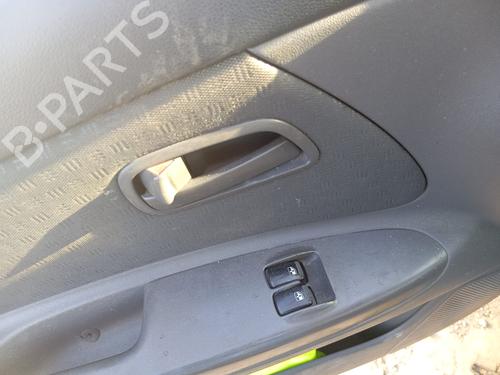Venstre foran invendig håndtak KIA RIO II (JB) 1.4 16V (97 hp) 22527322