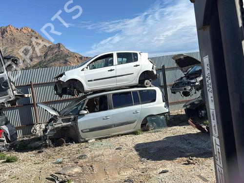 Rear seat (2nd row) RENAULT ESPACE IV (JK0/1_) 2.2 dCi (JK0H) | BP13706543I23