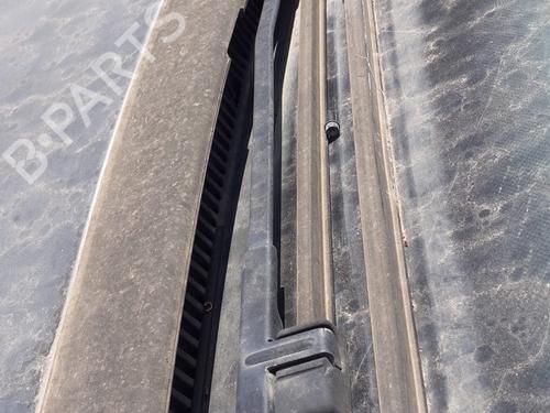 Used Front windshield wiper arm VW GOLF PLUS V (5M1, 521) 1.9 TDI (105 hp) 16229958