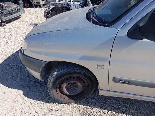 Guarda-lamas esquerdo Guarda-lamas esquerdo CITROËN BERLINGO / BERLINGO FIRST Box Body/MPV (M_) 1.9 D 70 (MBWJZ, MCWJZ) (69 hp) 31064857 31064857