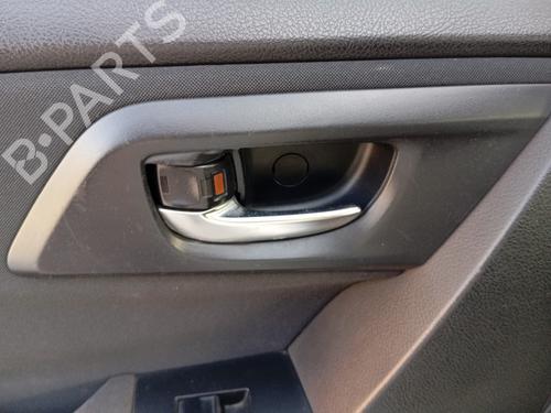 Venstre bak invendig håndtak TOYOTA AURIS Estate (_E18_) 1.8 Hybrid (ZWE186_, ZWE186R, ZWE186H) (136 hp) 21093947
