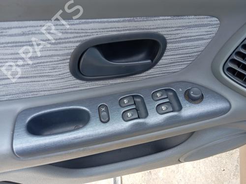 Used Front left interior door handle RENAULT LAGUNA I (B56_, 556_) [1993-2002]  25378206