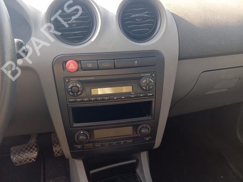 Used Radio SEAT CORDOBA (6L2) 1.4 16V (75 hp) 19513490