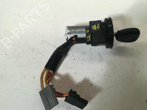 Used Ignition barrel RENAULT CLIO I (B/C57_, 5/357_) [1990-1999]  9355195