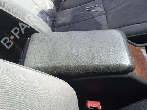 Used Armrest / Center console MERCEDES-BENZ E-CLASS (W210) E 220 CDI (210.006) (125 hp) 24366310