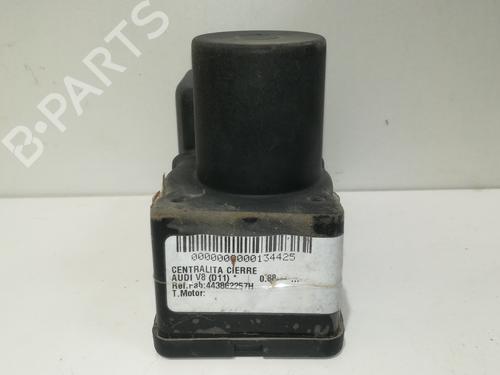 Used Comfort control module AUDI A4 B5 Avant (8D5) [1994-2002]  10246017