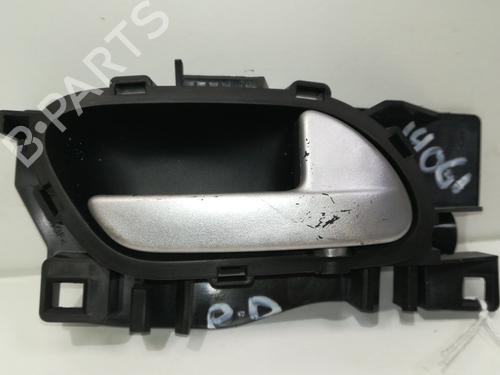 Used Front right interior door handle Front right interior door handle 13383333 13383333