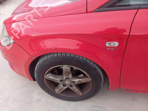 Used Left front fenders SEAT LEON (1P1) [2005-2013]  30764481