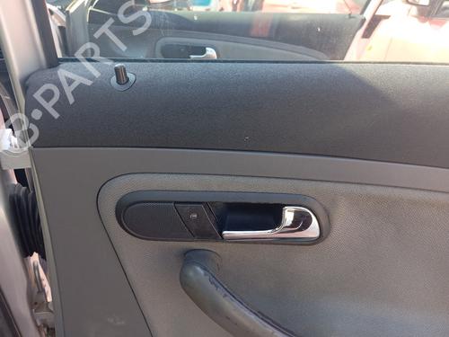 Used Rear right interior door handle SEAT CORDOBA (6L2) 1.4 16V (75 hp) 19513477