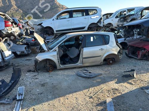 Right headlight RENAULT GRAND SCÉNIC II (JM0/1_)  | BP25848796C29 