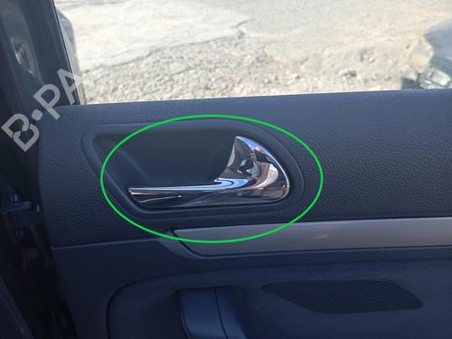 Højre bagtil invendig håndtag VW GOLF V (1K1) [2003-2010]  29022223