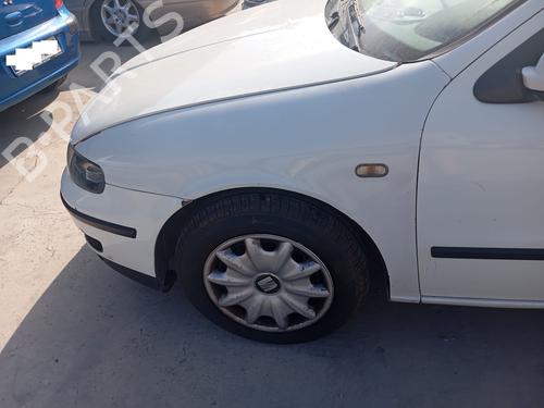 Used Left front fenders SEAT LEON (1M1) 1.9 TDI (90 hp) 19513558