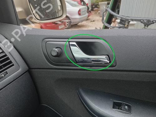 Poignée intérieure avant droite SKODA FABIA I Combi (6Y5) 1.4 TDI (75 hp) 28478232