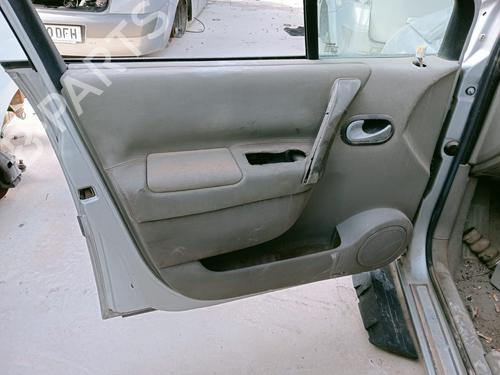 Venstre fortil invendig håndtag RENAULT SCÉNIC II (JM0/1_) 1.9 dCi (JM0G, JM12, JM1G, JM2C) (120 hp) 25848653