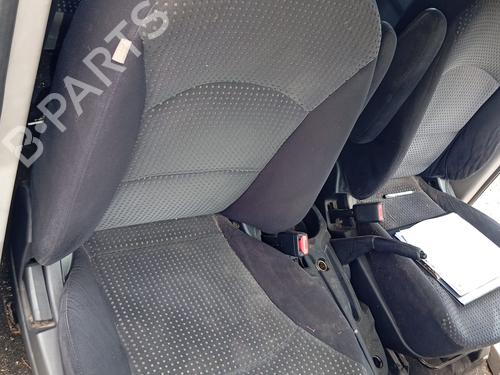 Used Right front seat MITSUBISHI GRANDIS (NA_W) 2.0 DI-D (NA8W) (136 hp) 23245002