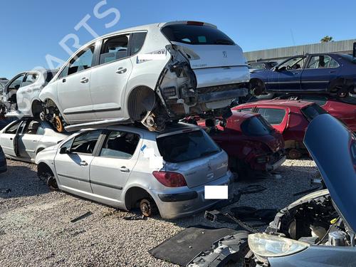 Right headlight PEUGEOT 307 (3A/C) 2.0 HDi 110 | BP30444634C29 