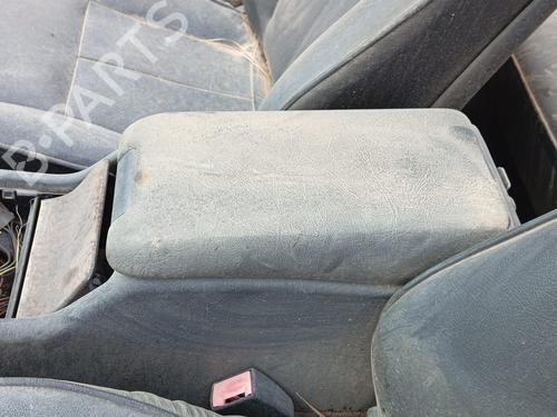Used Armrest / Center console MERCEDES-BENZ E-CLASS (W210) E 240 (210.061) (170 hp) 24366378
