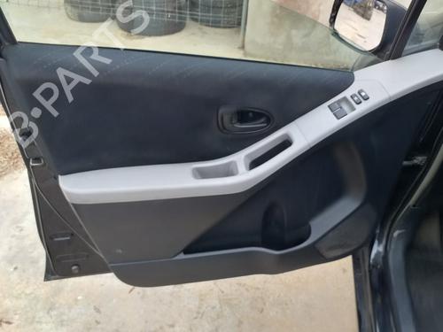 Maneta interior delantera izquierda TOYOTA YARIS (_P9_) 1.4 D-4D (NLP90_) (90 hp) 17216763