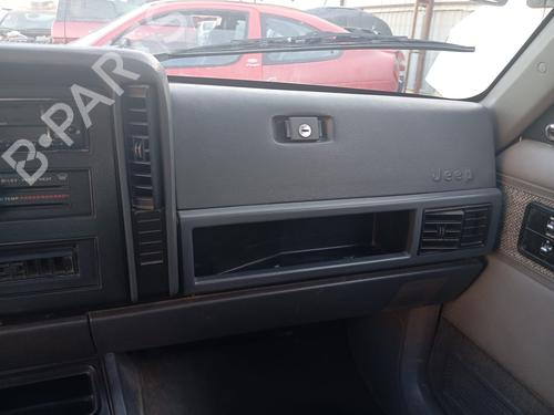 Used Glove box JEEP CHEROKEE (XJ) 2.5 i 4x4 (122 hp) 23258617