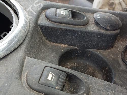 Used Right front window switch CITROËN C2 (JM_) 1.1 (60 hp) 26331451