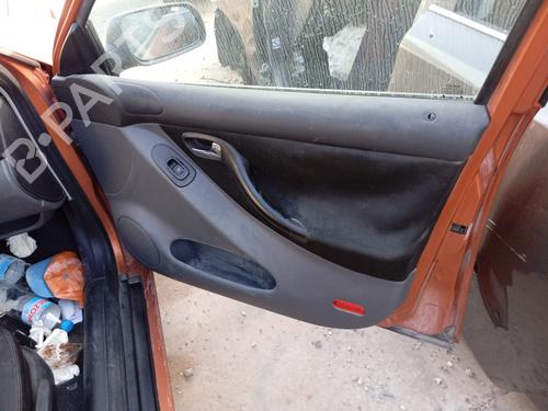 Rudehejsemotor forskærm højre SEAT LEON (1M1) 1.6 16 V (105 hp) 21502407