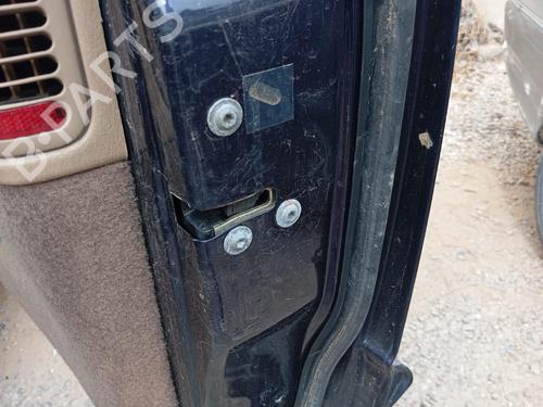 Used Front right lock CHRYSLER VOYAGER / GRAND VOYAGER III (GS_, NS_) 2.5 TD (116 hp) 29424180