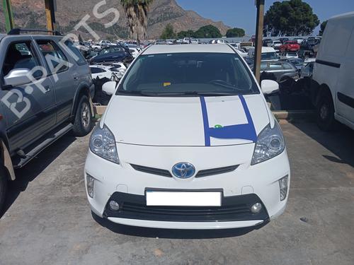 Used Hood lock TOYOTA PRIUS (_W3_) 1.8 Hybrid (ZVW3_) (99 hp) 25038268