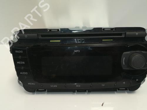 Used Radio SEAT IBIZA IV ST (6J8, 6P8) 1.6 TDI (105 hp) 15636319