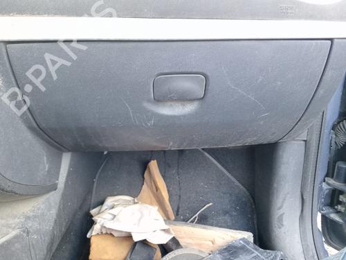 Used Glove box RENAULT CLIO III (BR0/1, CR0/1) 1.5 dCi (BR17, CR17) (86 hp) 24822593