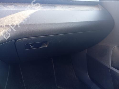 Boîte à gants VW PASSAT B6 (3C2) 2.0 TDI (110 hp) 24198439