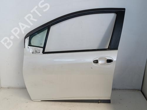 Used Left front door Left front door TOYOTA YARIS (_P13_) 1.5 Hybrid (NHP130_, NHP130) (101 hp) 36156966 36156966