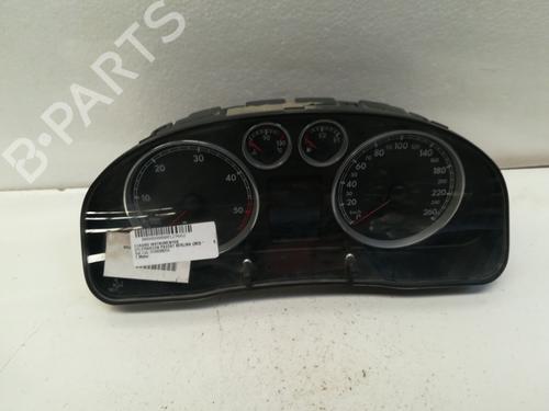 Used Instrument cluster VW PASSAT B5.5 (3B3) [2000-2005]  9348301