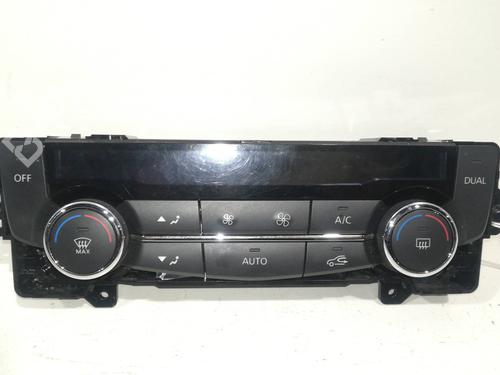 Used Climate control RENAULT KADJAR (HA_, HL_) 1.6 dCi 130 (HLA4) (130 hp) 9361476